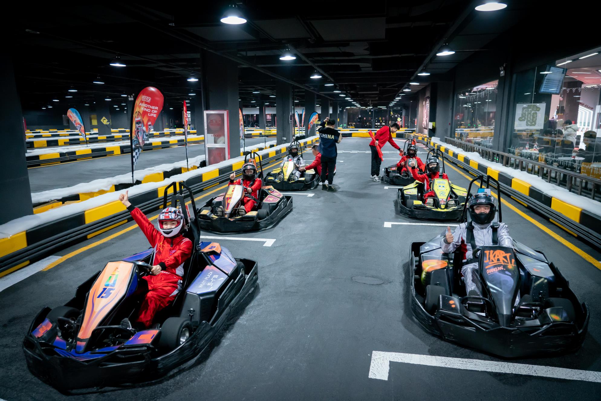 燃燒激情 突破自我 —— 寧興貿(mào)易集團(tuán)舉行卡丁車團(tuán)建活動