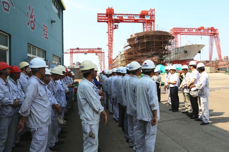 戰(zhàn)高溫 送關懷 鼓干勁——控股公司領導慰問一線員工